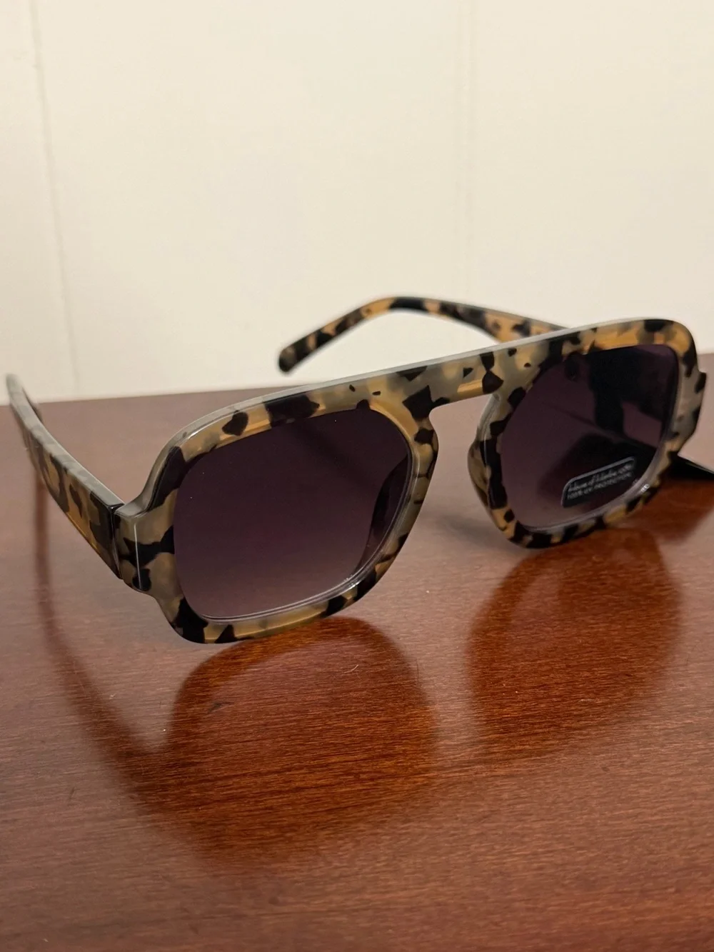 House of Harlow 1960 Oversized Flat Top Aviator Sunglasses Tortoise Print NWT